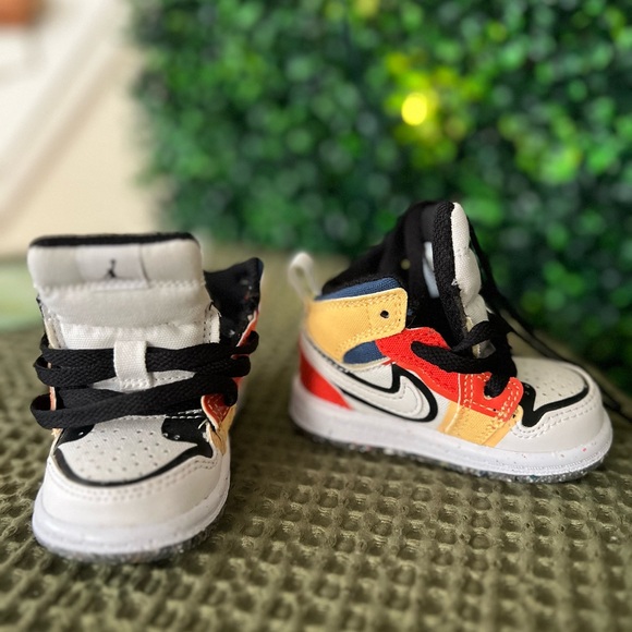 6C Jordan 1 Mid SE - Picture 1 of 3